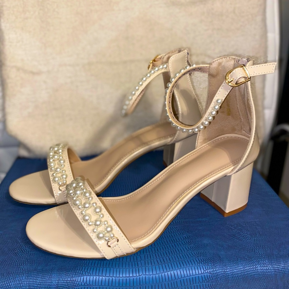 Brand new, super cute chunky heels!